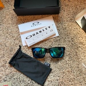 Oakley Holbrook Prizm Sapphire sunglasses